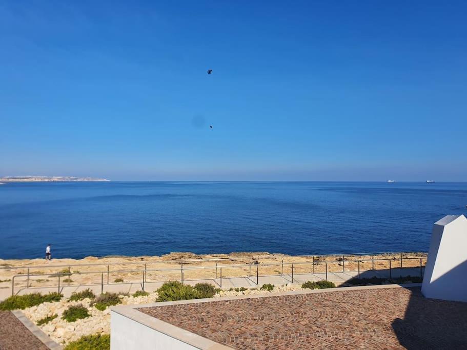 Private Room In A Modern Apartment With Pool And Sea View خليج سانت بول المظهر الخارجي الصورة