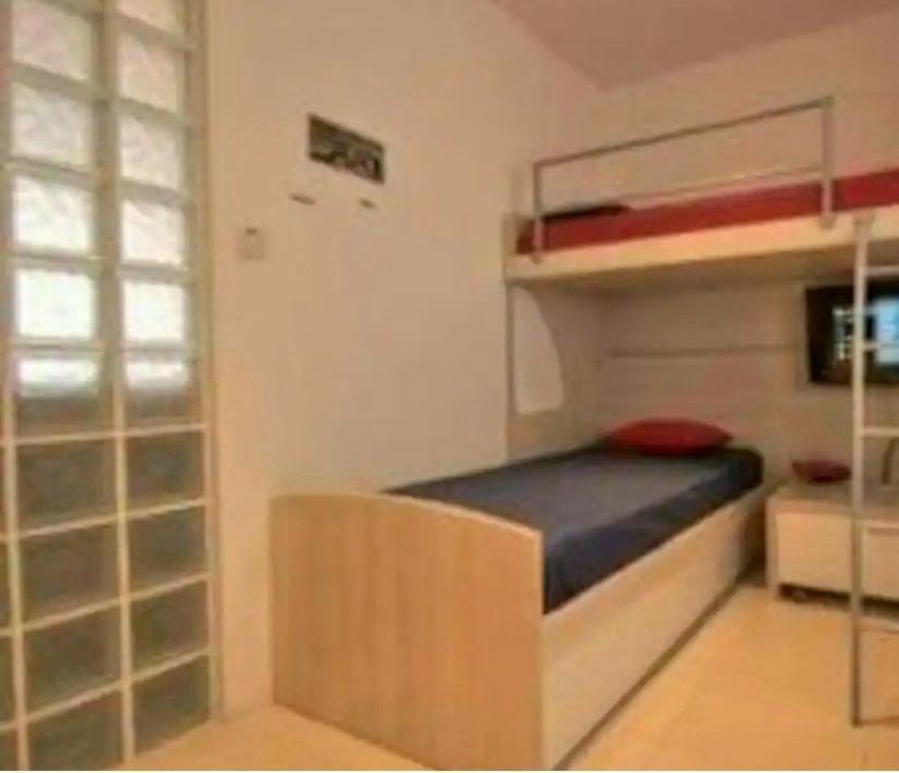 Private Room In A Modern Apartment With Pool And Sea View خليج سانت بول المظهر الخارجي الصورة